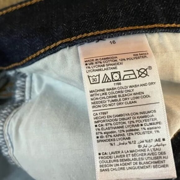 Old Navy Dark Wash Denim Shorts Size 16 - Picture 6 of 6